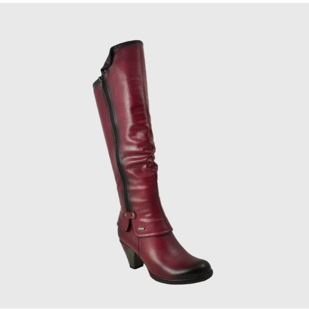 Chic Burgundy Heeled Boots
